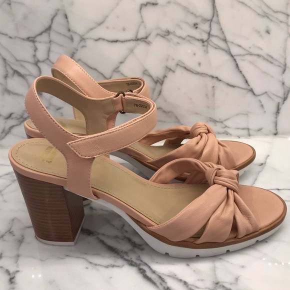 johnston & murphy cassandra sandals